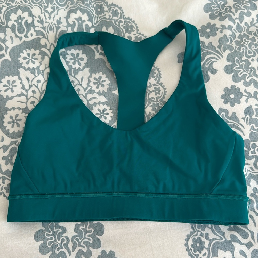 Lululemon sports bra size 6